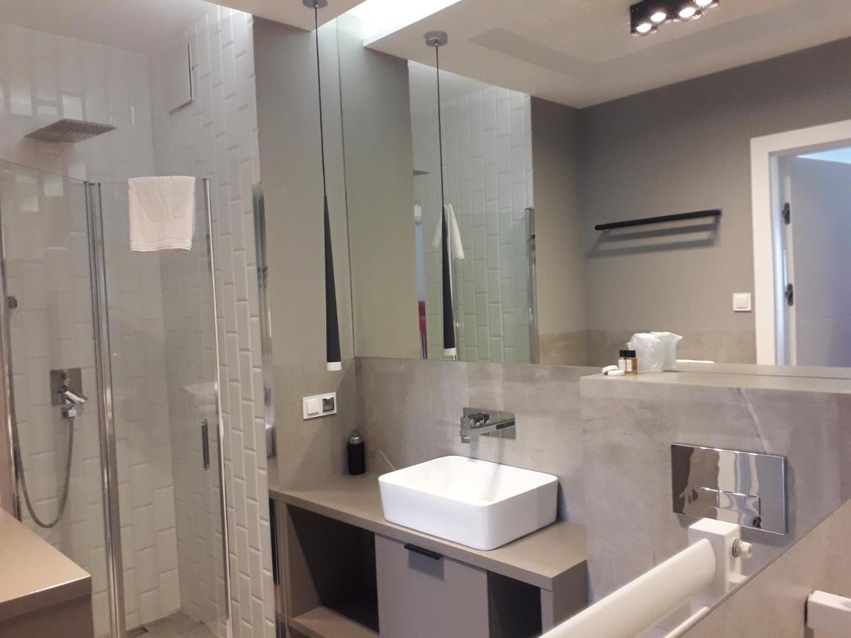 Apartamenty I.M.A Towarowa Poznan Ngoại thất bức ảnh