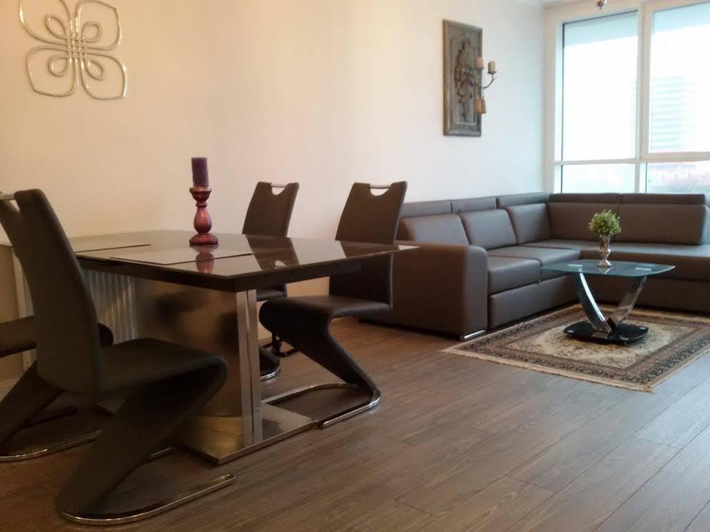 Apartamenty I.M.A Towarowa Poznan Ngoại thất bức ảnh
