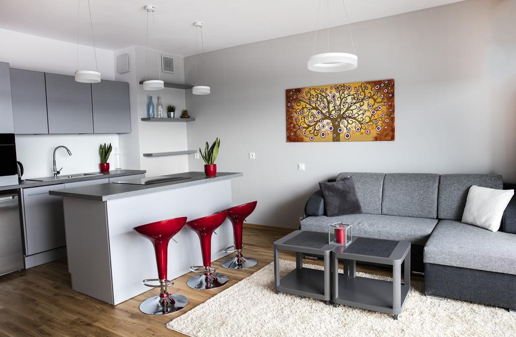 Apartamenty I.M.A Towarowa Poznan Ngoại thất bức ảnh
