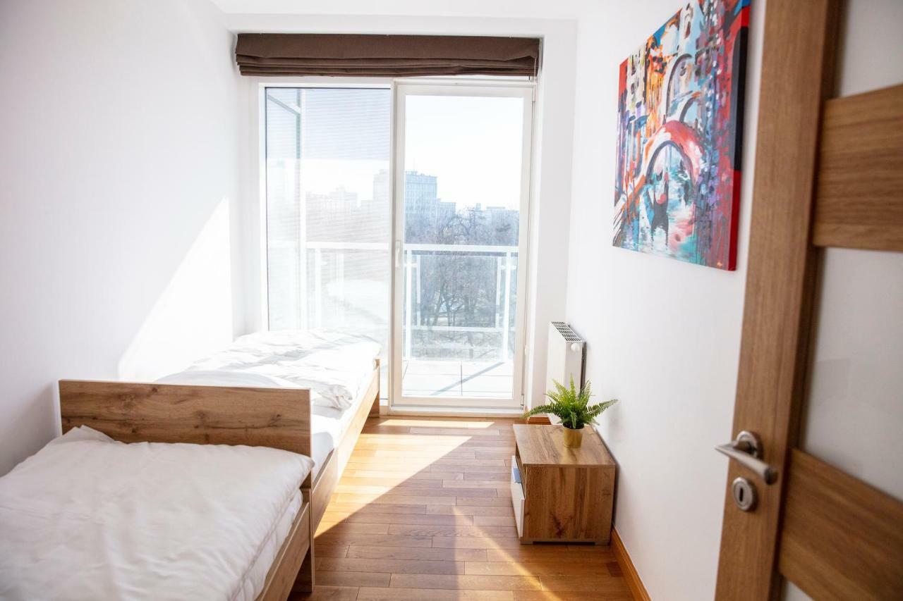 Apartamenty I.M.A Towarowa Poznan Ngoại thất bức ảnh