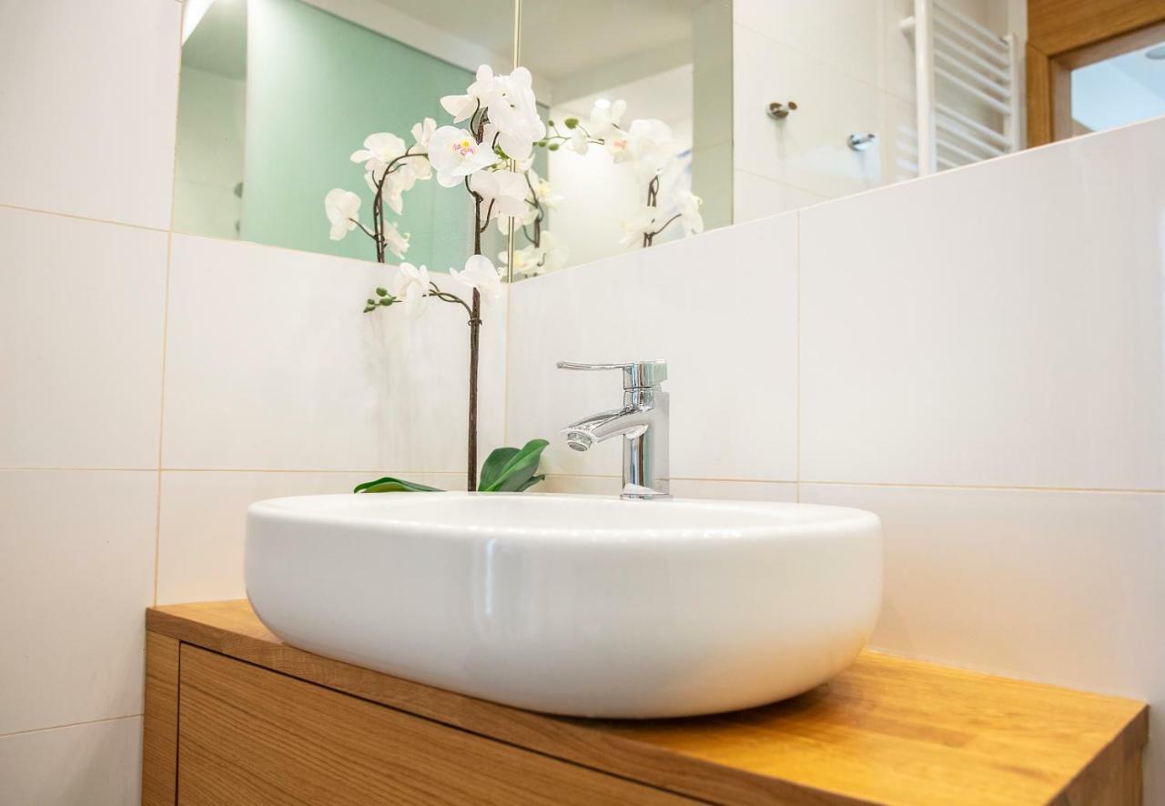 Apartamenty I.M.A Towarowa Poznan Ngoại thất bức ảnh