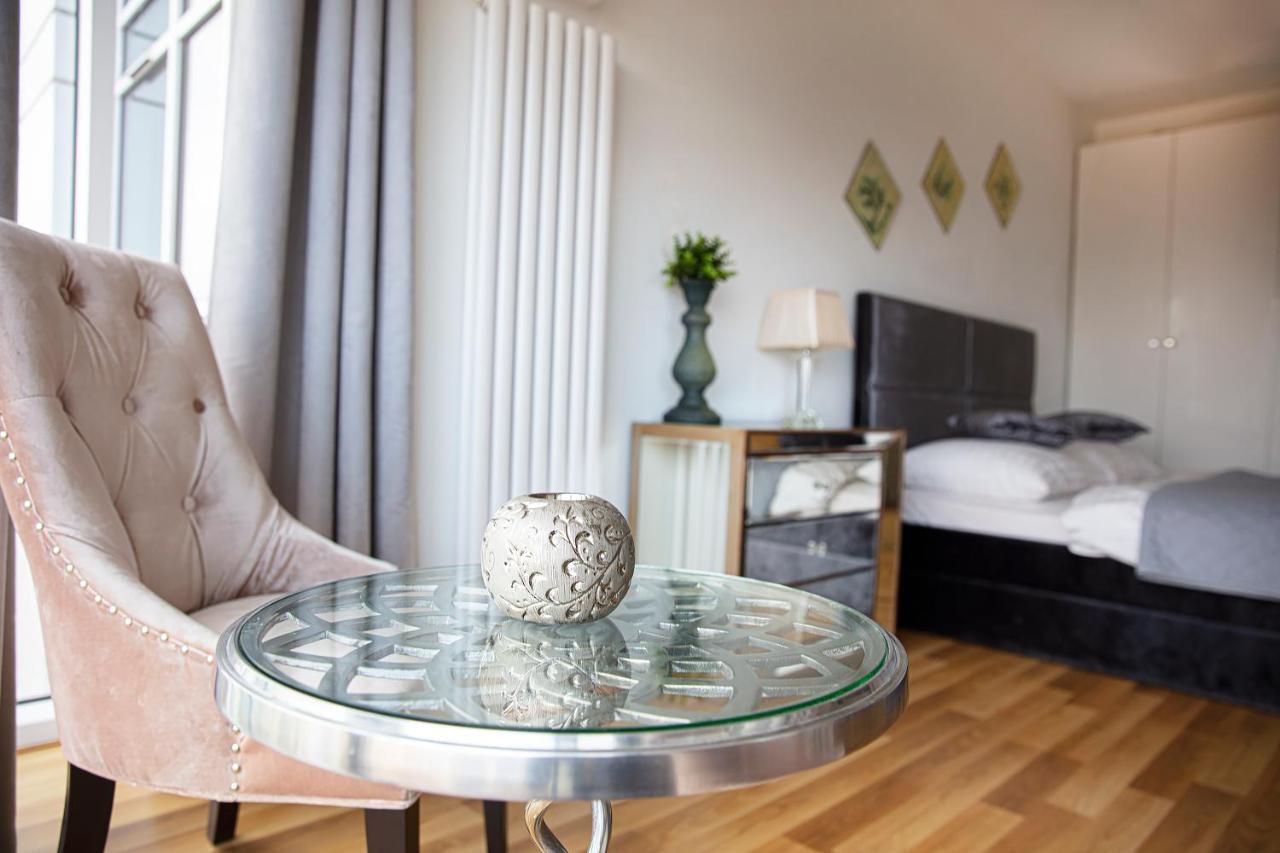 Apartamenty I.M.A Towarowa Poznan Ngoại thất bức ảnh